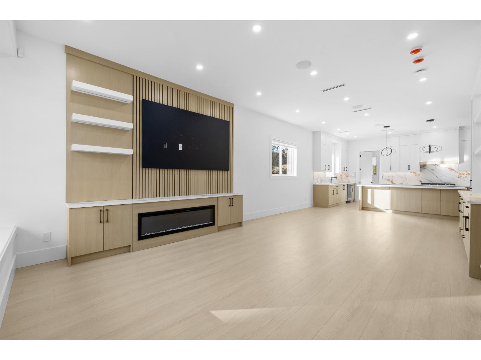 16471 20 Avenue, Surrey, British Columbia  V3Z 9M9 - Photo 2 - R3088014