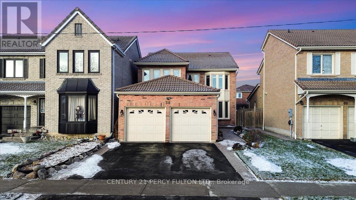 38 Carlisle Crescent, Toronto, Ontario  M1B 4X5 - Photo 2 - E12773330