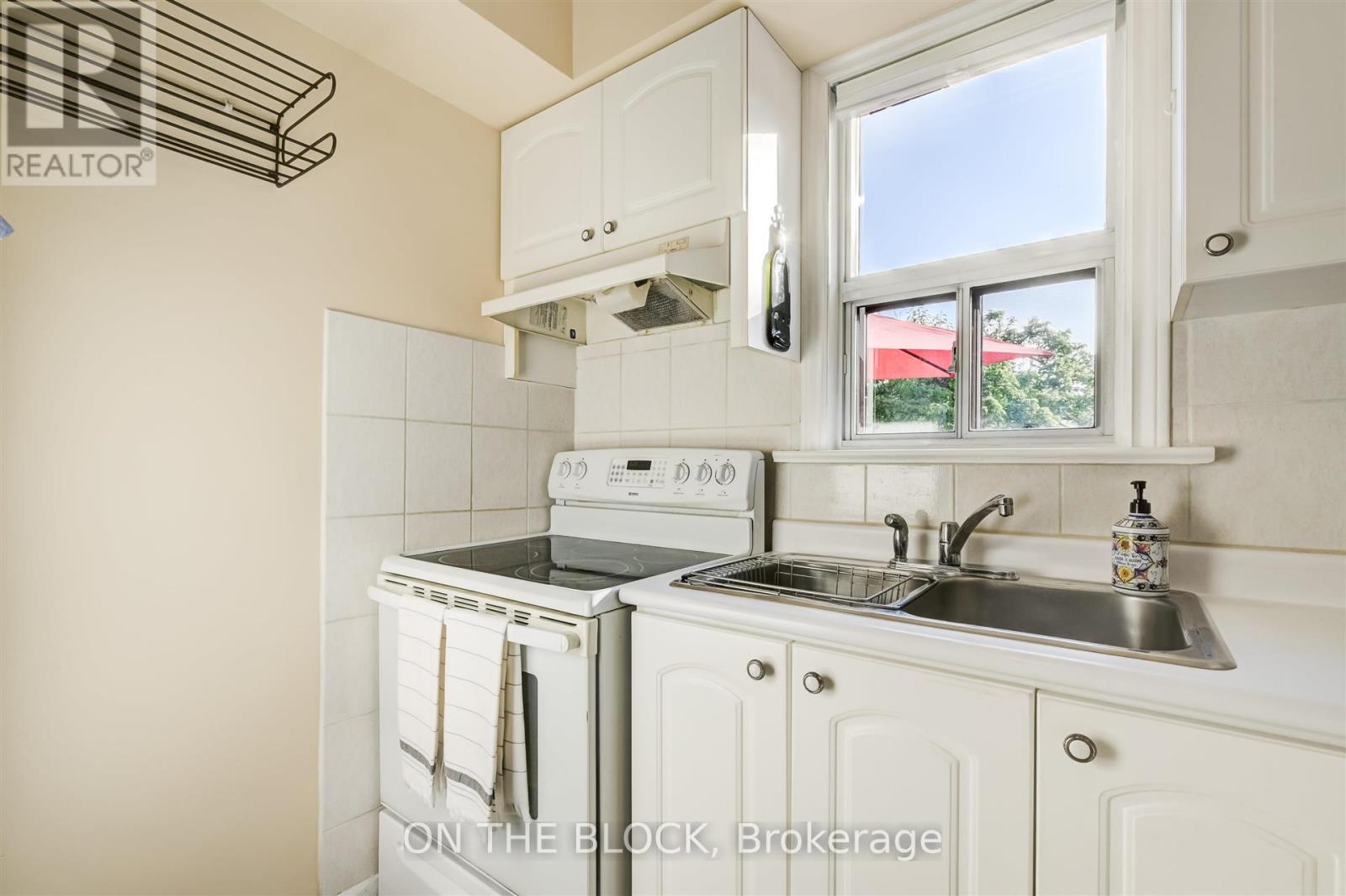 534 Midland Avenue, Toronto, Ontario  M1N 1T1 - Photo 32 - E12773414