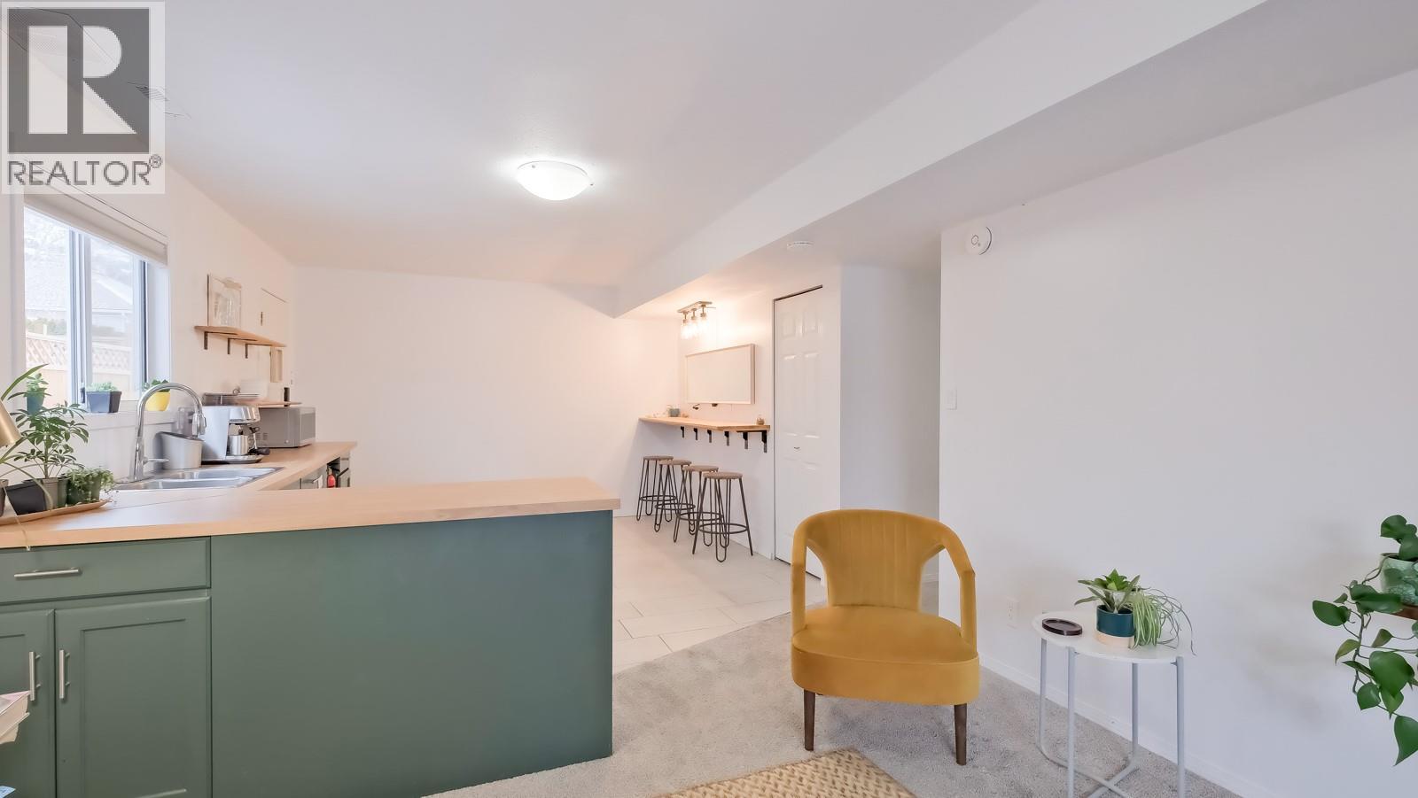 163 ROGERS Crescent Penticton Photo 24