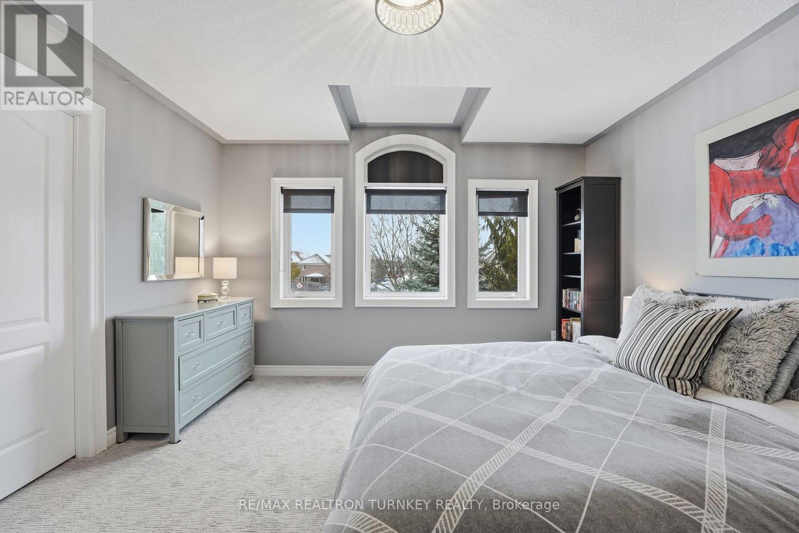 228 Sawmill Valley Drive, Newmarket, Ontario  L3X 2W1 - Photo 25 - N12773320