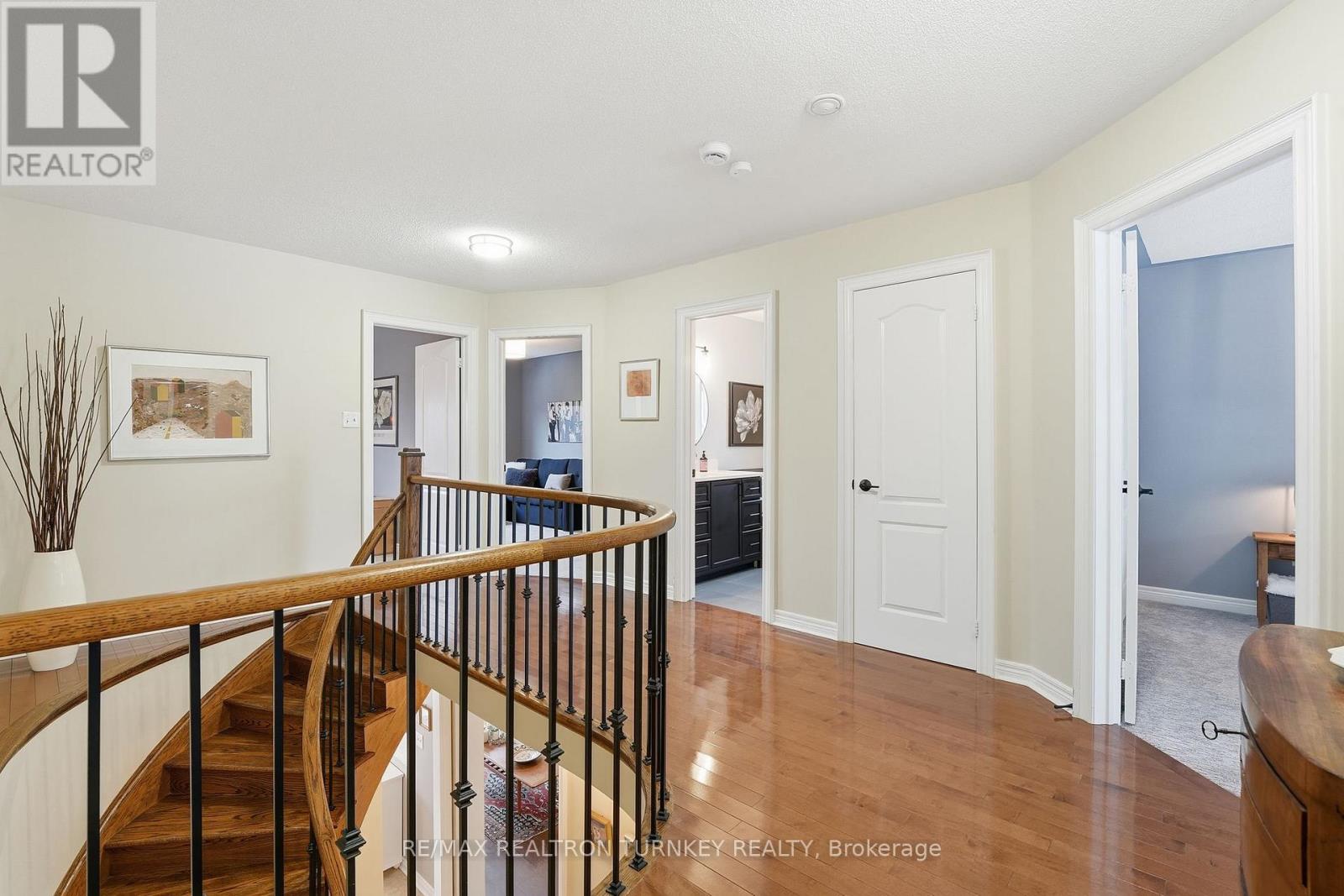 228 Sawmill Valley Drive, Newmarket, Ontario  L3X 2W1 - Photo 26 - N12773320