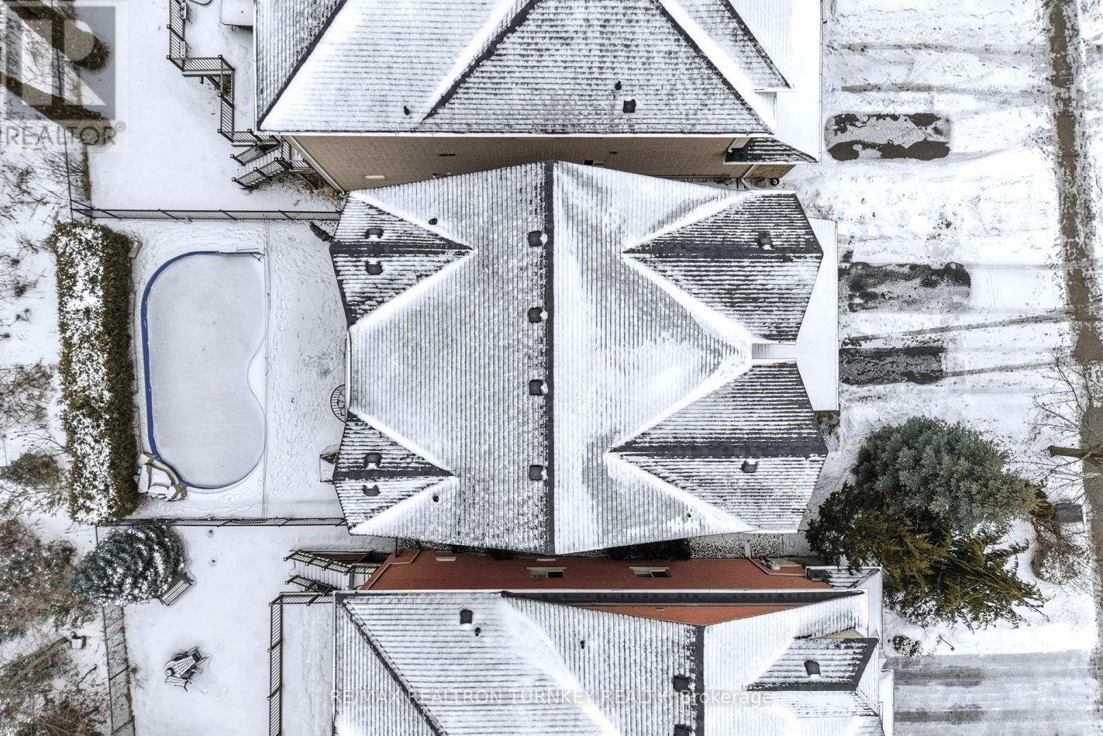 228 Sawmill Valley Drive, Newmarket, Ontario  L3X 2W1 - Photo 30 - N12773320