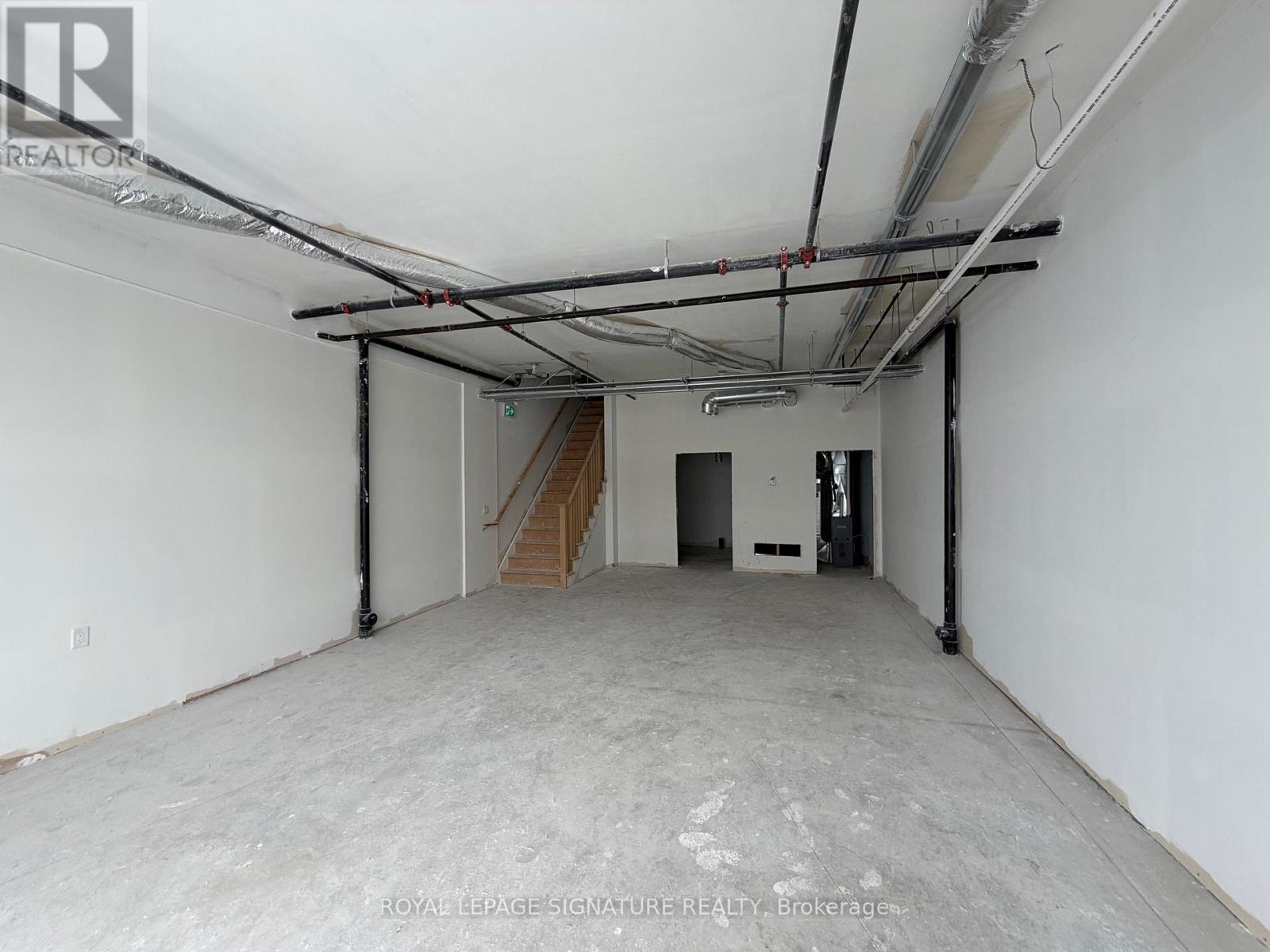 3 - 220 Dissette Street, Bradford West Gwillimbury (Bradford), Ontario  L3Z 3G8 - Photo 3 - N12773462