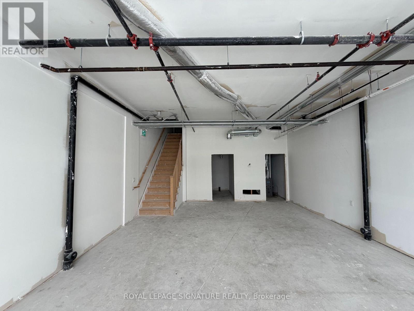 3 - 220 Dissette Street, Bradford West Gwillimbury (Bradford), Ontario  L3Z 3G8 - Photo 4 - N12773462