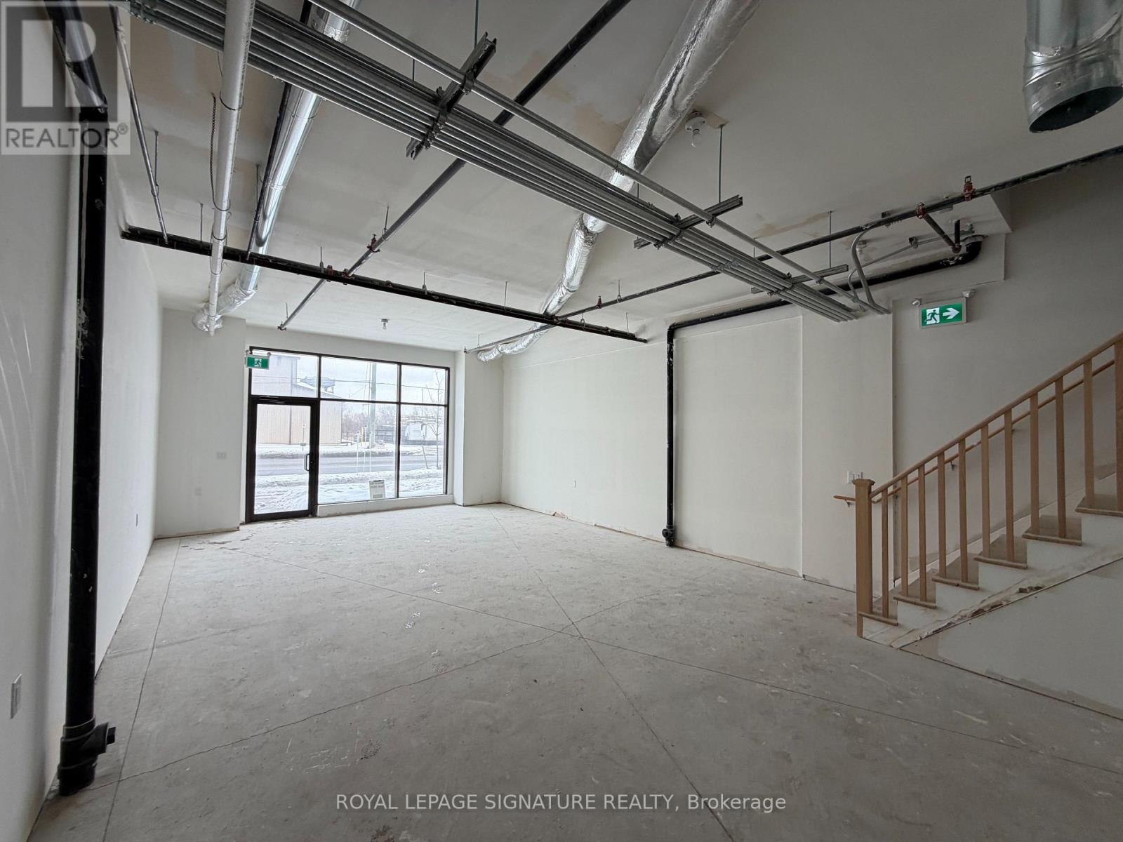 3 - 220 Dissette Street, Bradford West Gwillimbury (Bradford), Ontario  L3Z 3G8 - Photo 5 - N12773462