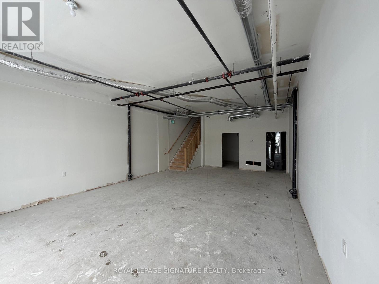 3 - 220 Dissette Street, Bradford West Gwillimbury (Bradford), Ontario  L3Z 3G8 - Photo 6 - N12773462