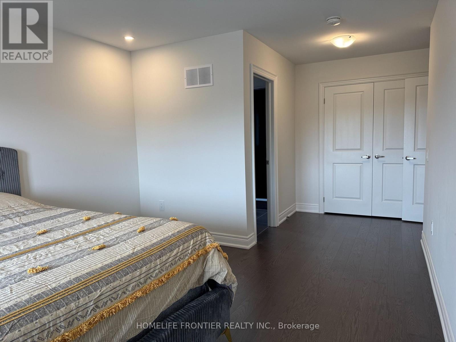 296 Ben Sinclair Avenue, East Gwillimbury, Ontario  L9N 0Z1 - Photo 32 - N12769162