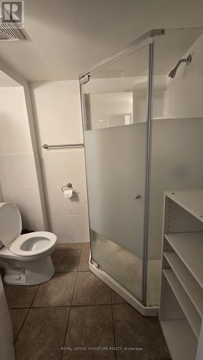 Lower 4 - 3661 Lakeshore Boulevard W, Toronto, Ontario  M8W 1P7 - Photo 4 - W12773304