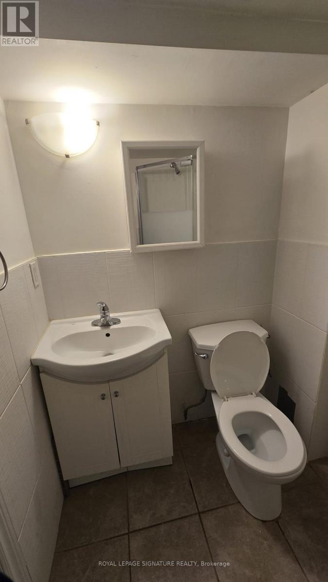 Lower 4 - 3661 Lakeshore Boulevard W, Toronto, Ontario  M8W 1P7 - Photo 7 - W12773304