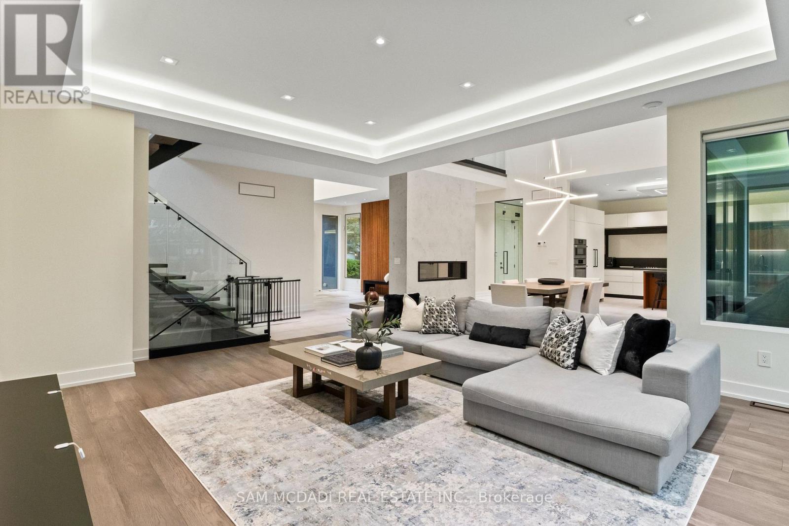 2075 Shawanaga Trail, Mississauga, Ontario  L5H 3Z3 - Photo 11 - W12773308