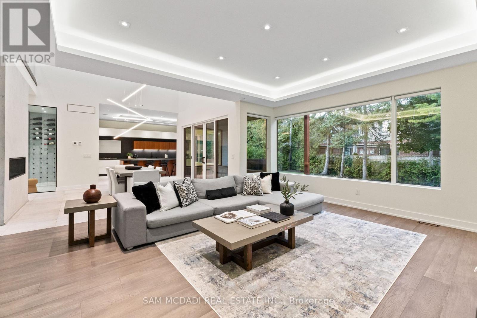 2075 Shawanaga Trail, Mississauga, Ontario  L5H 3Z3 - Photo 12 - W12773308