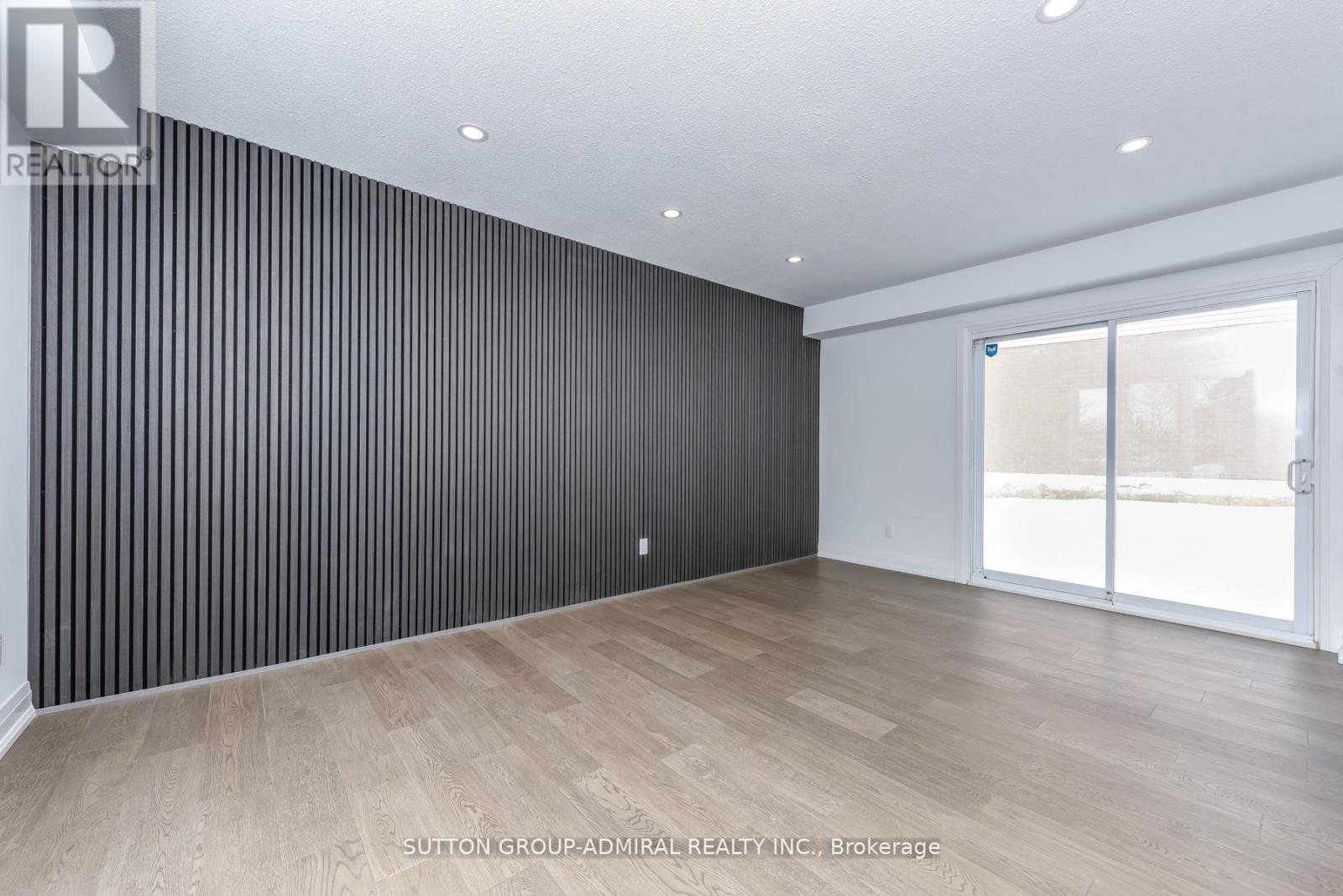 4 Hardcastle Court, Brampton, Ontario  L6S 2A9 - Photo 12 - W12773318