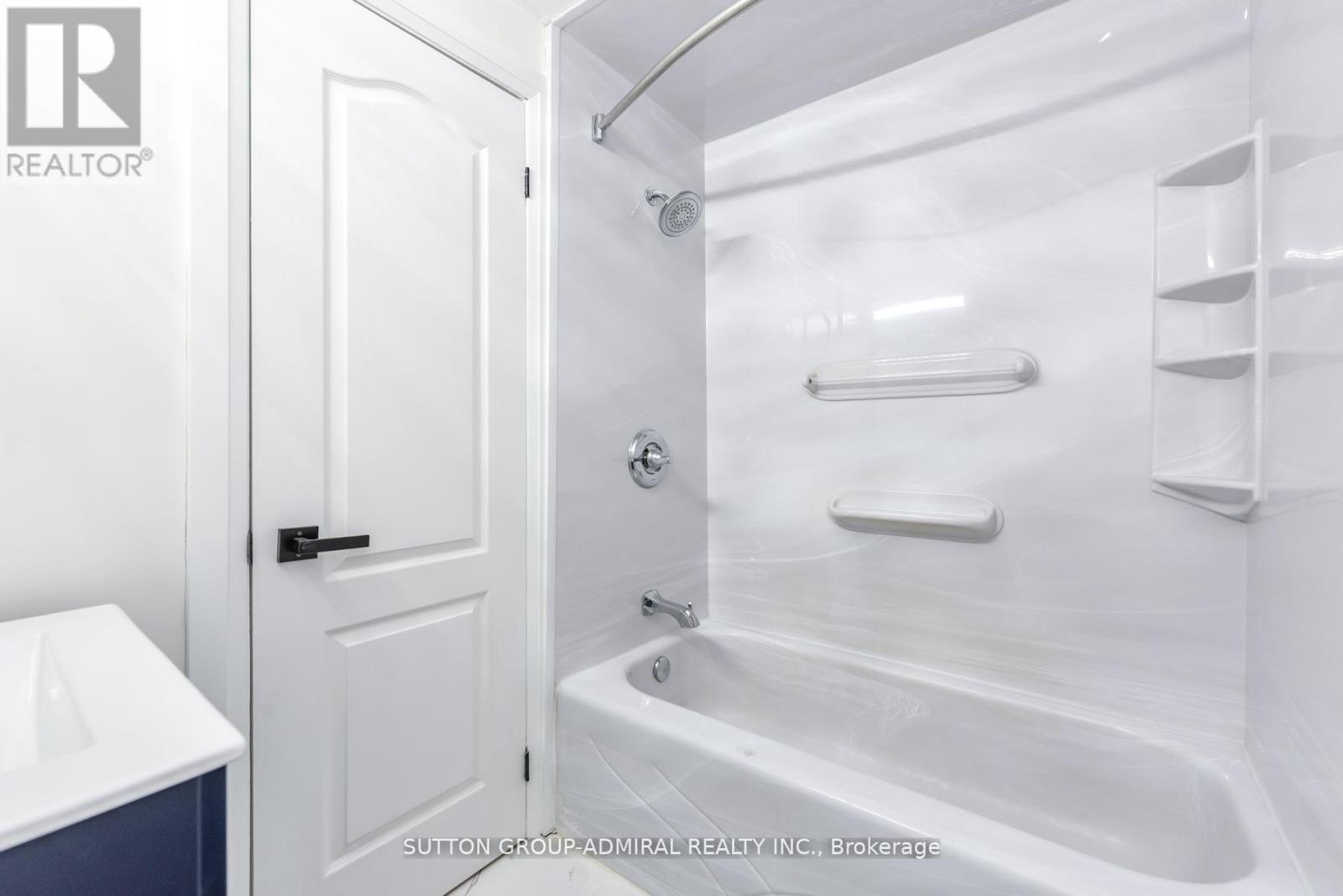 4 Hardcastle Court, Brampton, Ontario  L6S 2A9 - Photo 33 - W12773318