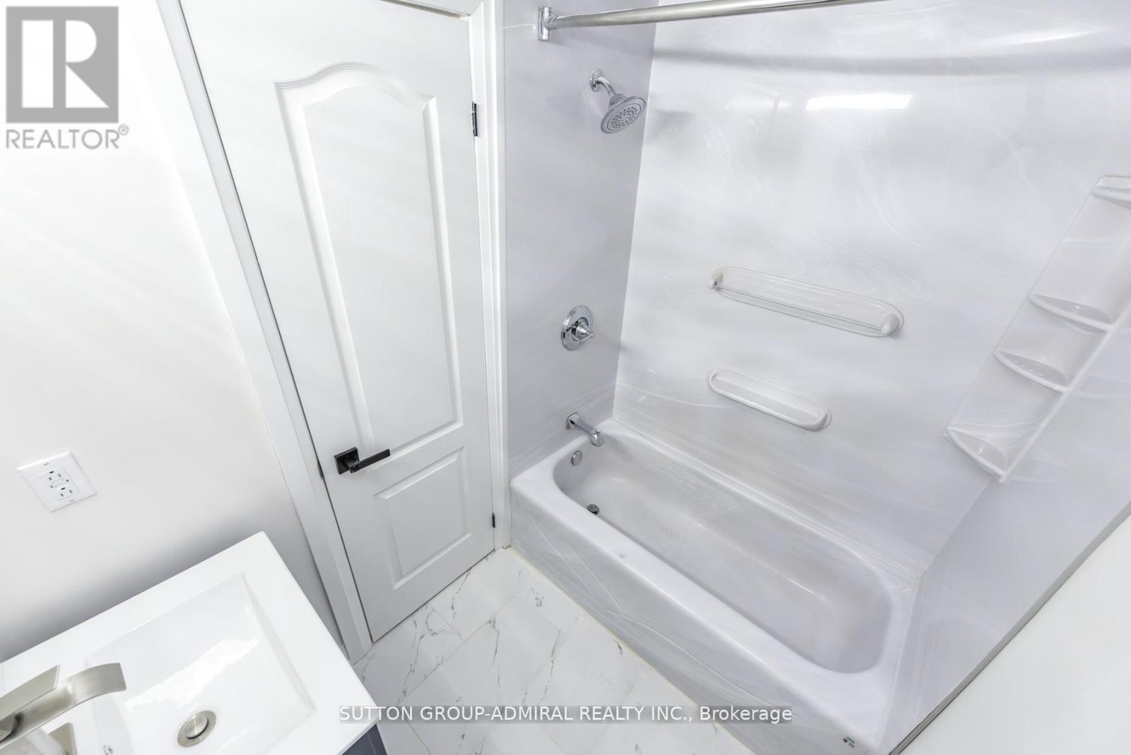 4 Hardcastle Court, Brampton, Ontario  L6S 2A9 - Photo 34 - W12773318