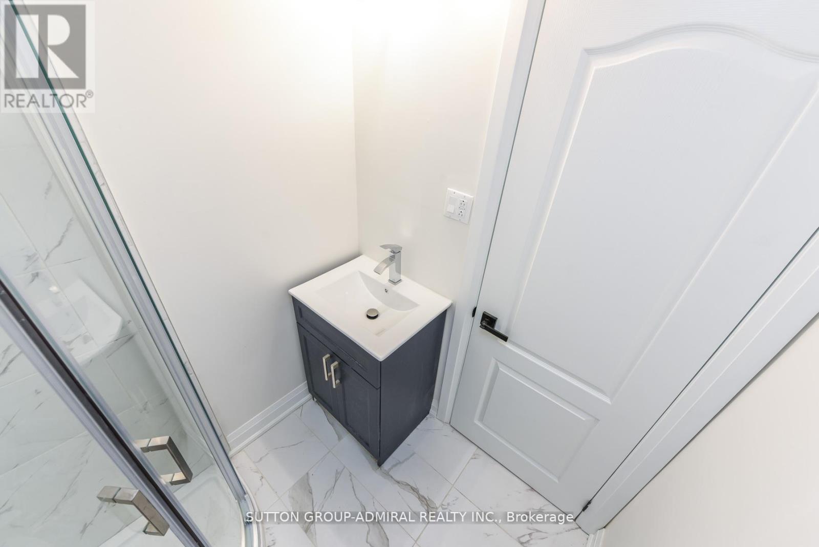 4 Hardcastle Court, Brampton, Ontario  L6S 2A9 - Photo 41 - W12773318