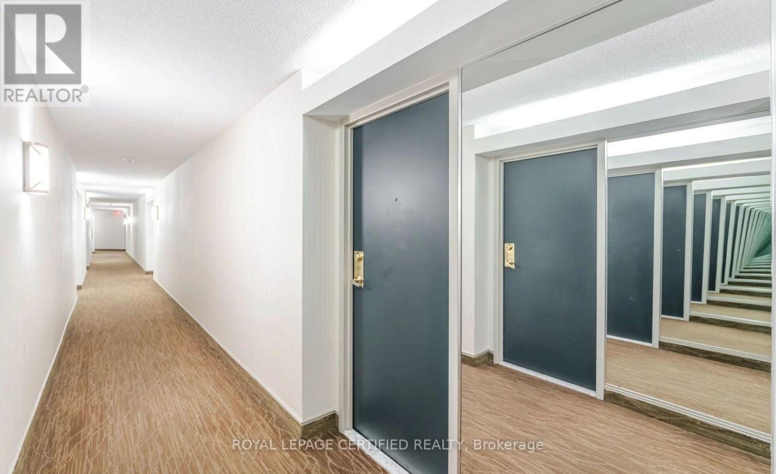 1107 - 2091 Hurontario Street, Mississauga, Ontario  L5A 4E6 - Photo 2 - W12773334