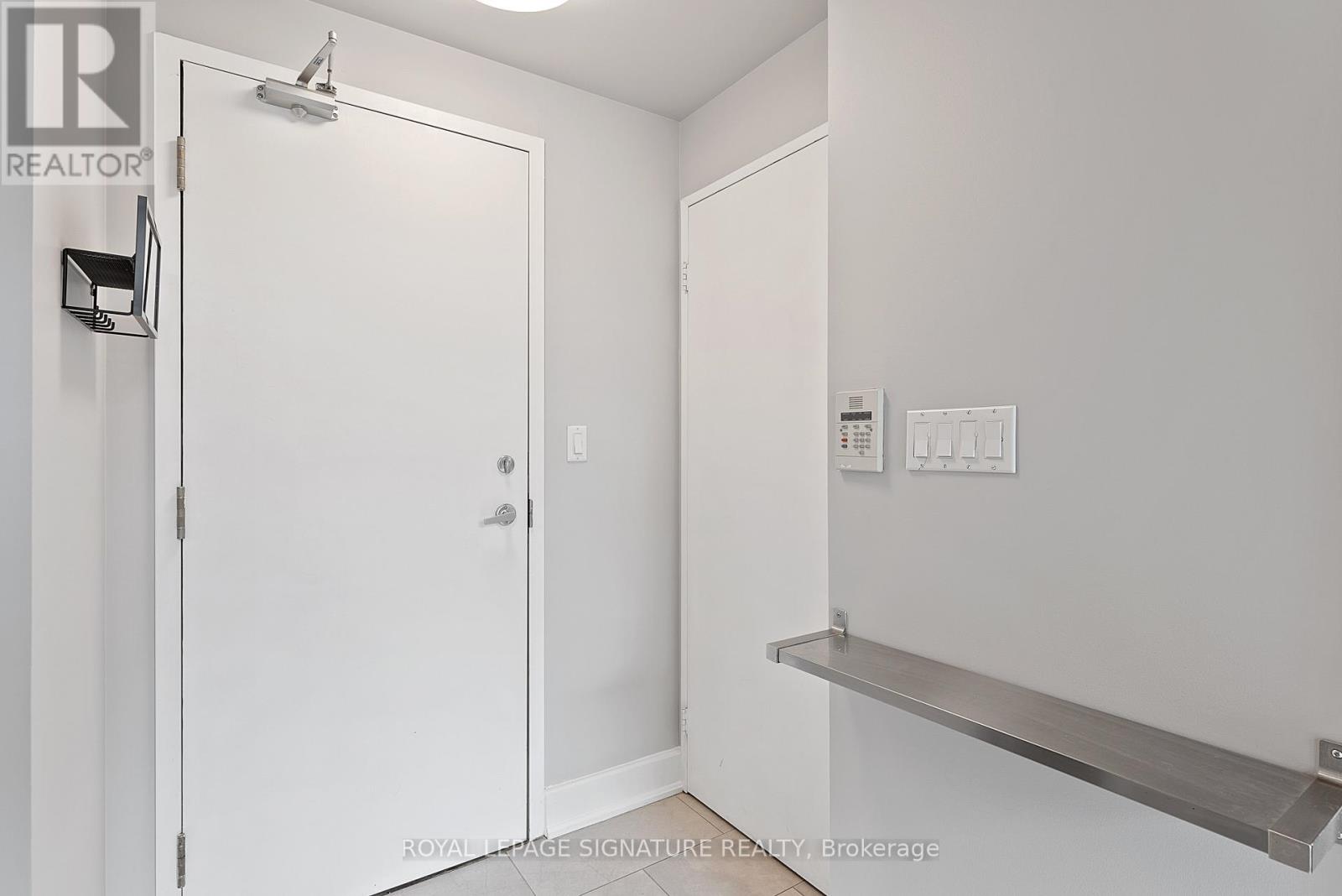 103 - 200 Manitoba Street, Toronto, Ontario  M8Y 3Y9 - Photo 3 - W12773374