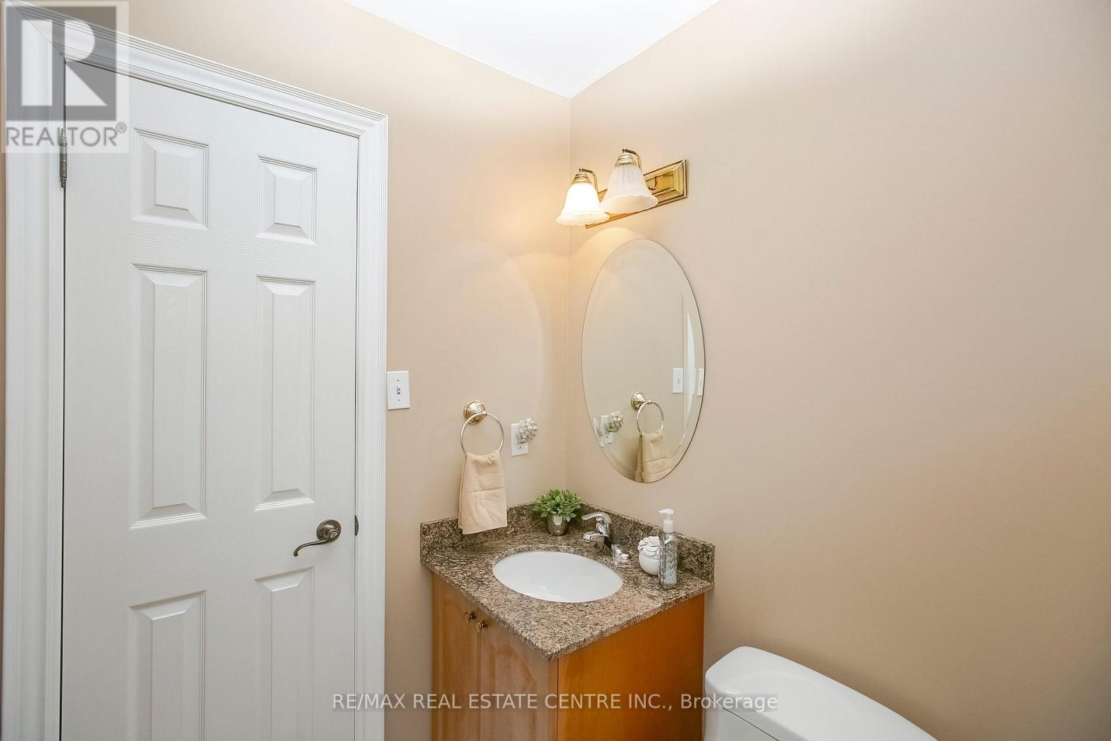21 Amantine Crescent, Brampton, Ontario  L6W 4A2 - Photo 13 - W12773394