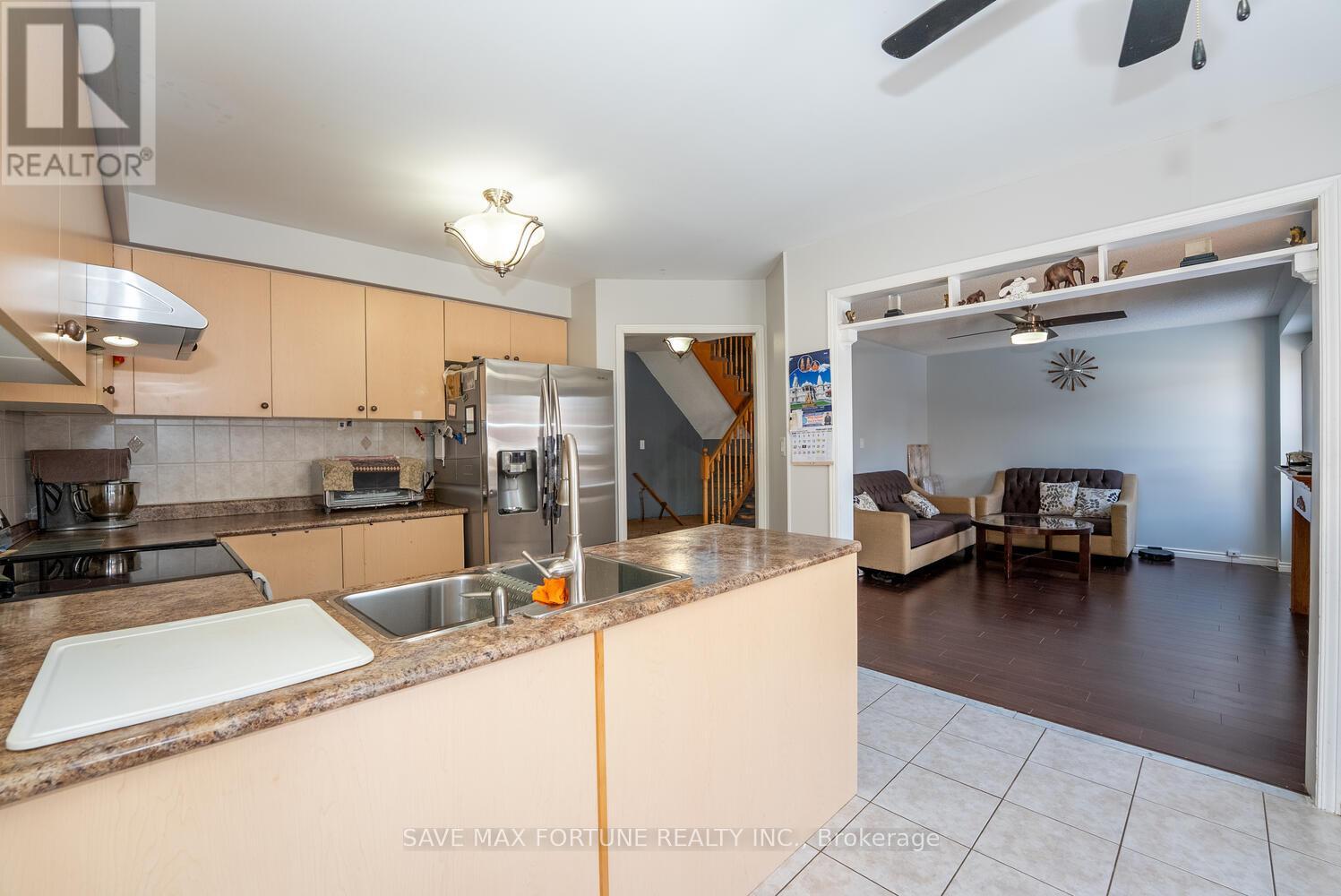 72 Schooner Drive, Brampton, Ontario  L7A 3J2 - Photo 15 - W12773412