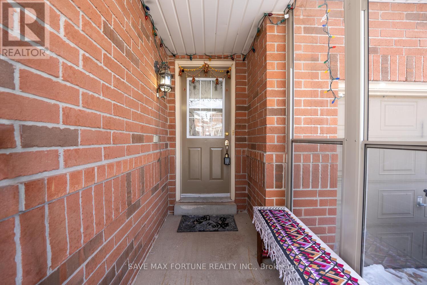 72 Schooner Drive, Brampton, Ontario  L7A 3J2 - Photo 3 - W12773412