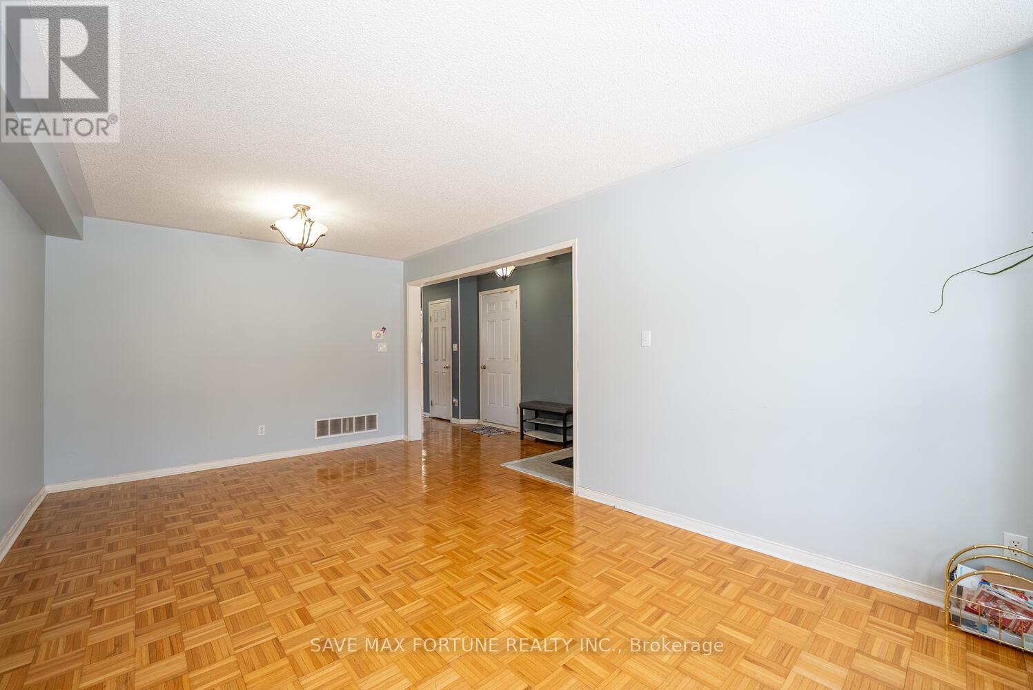 72 Schooner Drive, Brampton, Ontario  L7A 3J2 - Photo 7 - W12773412