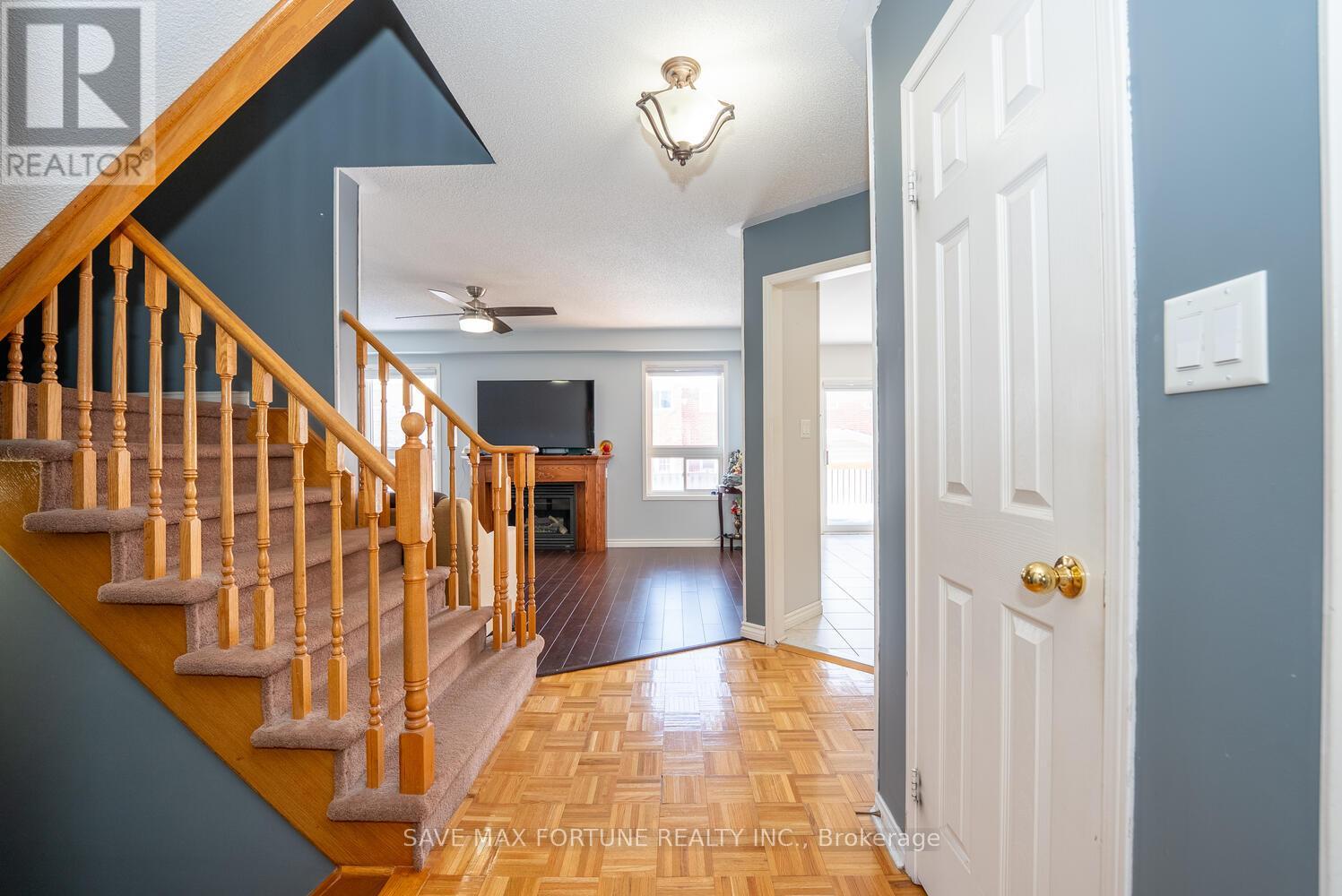 72 Schooner Drive, Brampton, Ontario  L7A 3J2 - Photo 9 - W12773412