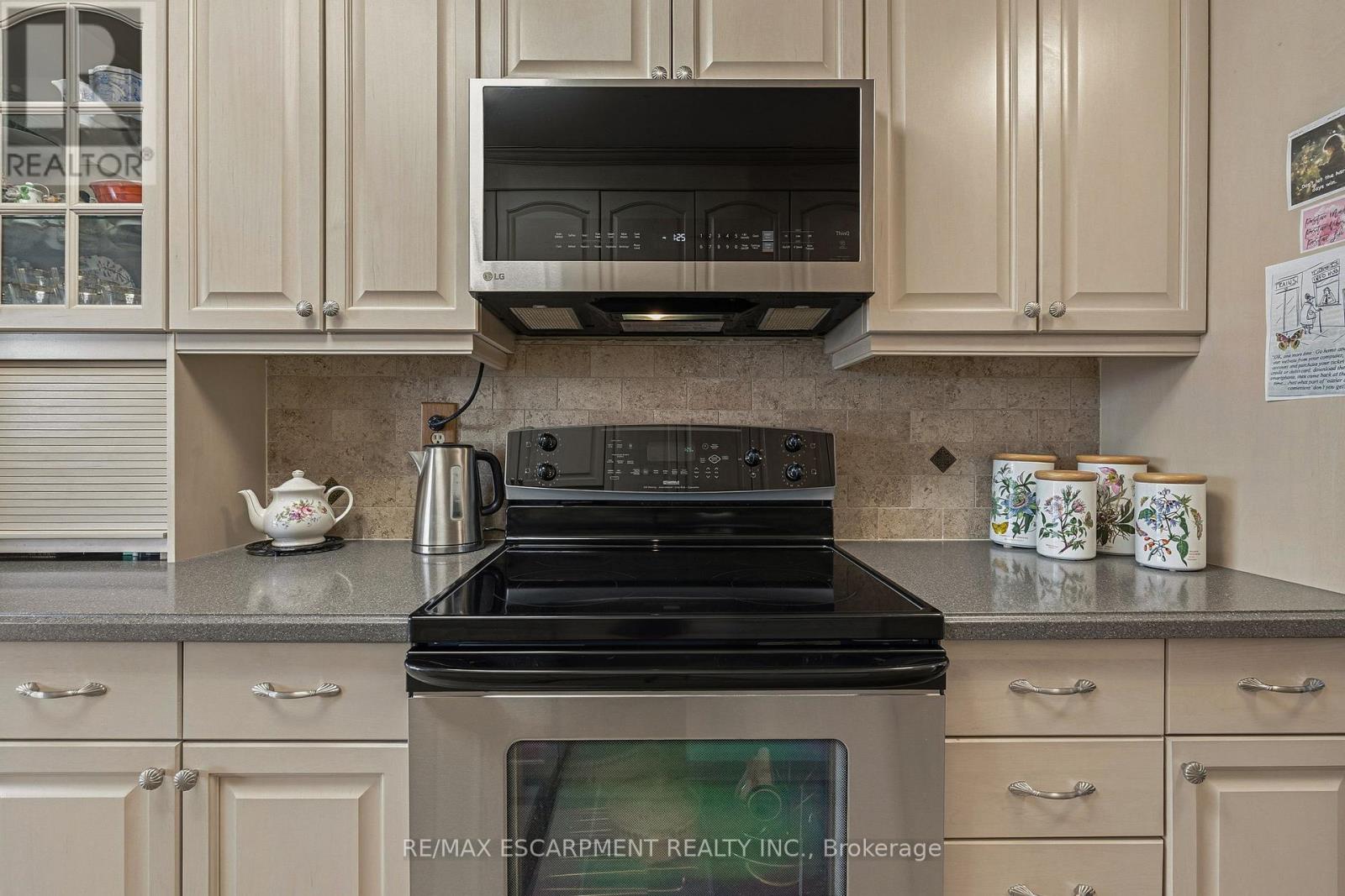 407 - 2055 Upper Middle Road, Burlington, Ontario  L7P 3P4 - Photo 6 - W12773420