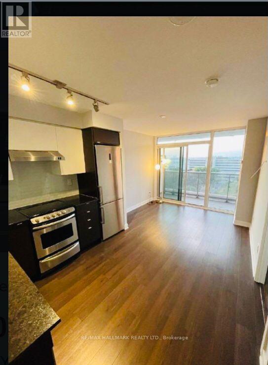 160 Fleminton Road, Toronto, Ontario  M6A 1N6 - Photo 8 - W12773422