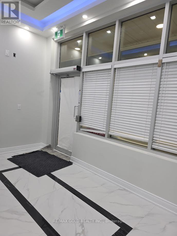 22 - 90 Eastern Avenue, Brampton, Ontario  L6W 0B6 - Photo 7 - W12773434