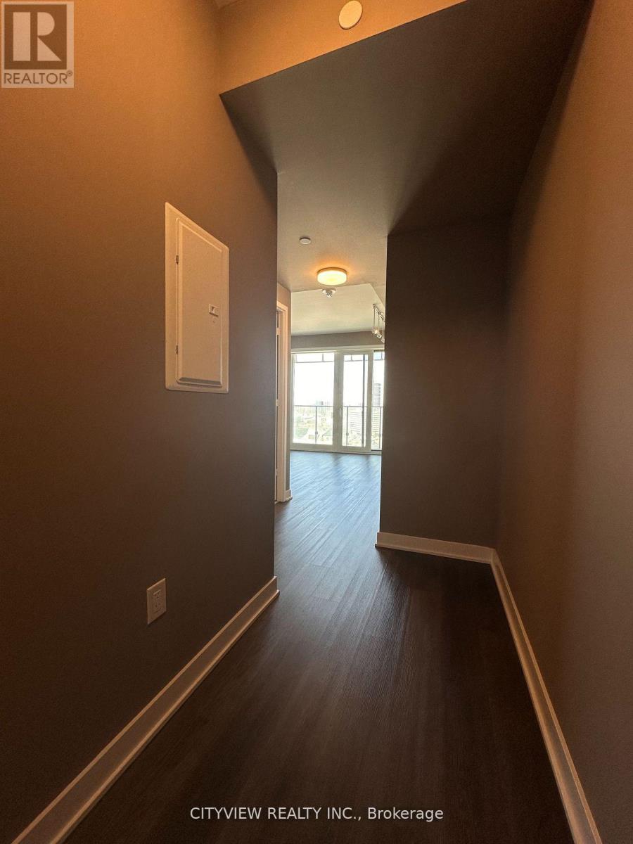 1711 - 3900 Confederation Parkway, Mississauga, Ontario  L5B 0M3 - Photo 4 - W12773440