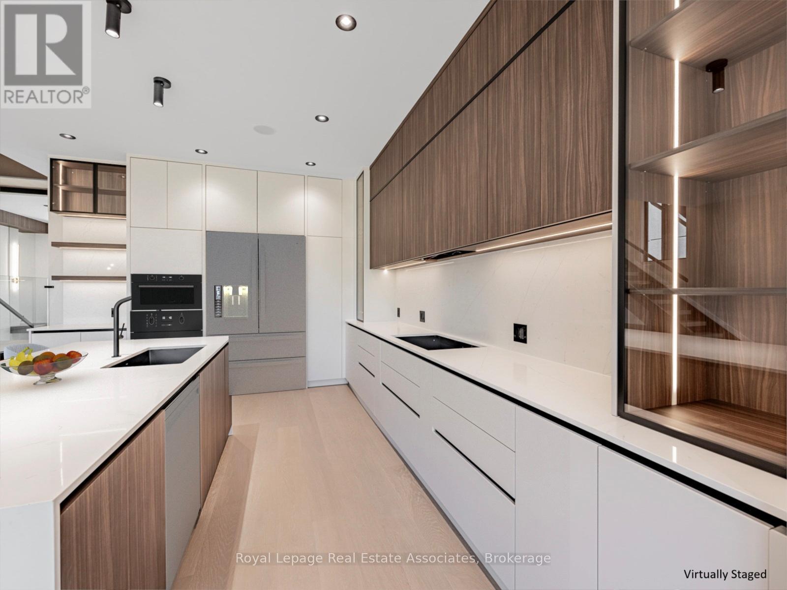 953 Halliday Avenue, Mississauga, Ontario  L5E 1P4 - Photo 11 - W12773478