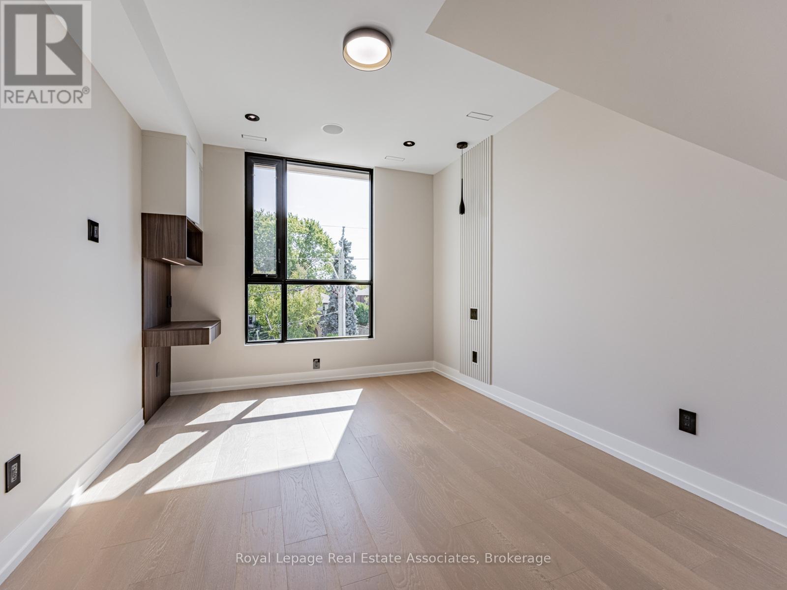 953 Halliday Avenue, Mississauga, Ontario  L5E 1P4 - Photo 20 - W12773478