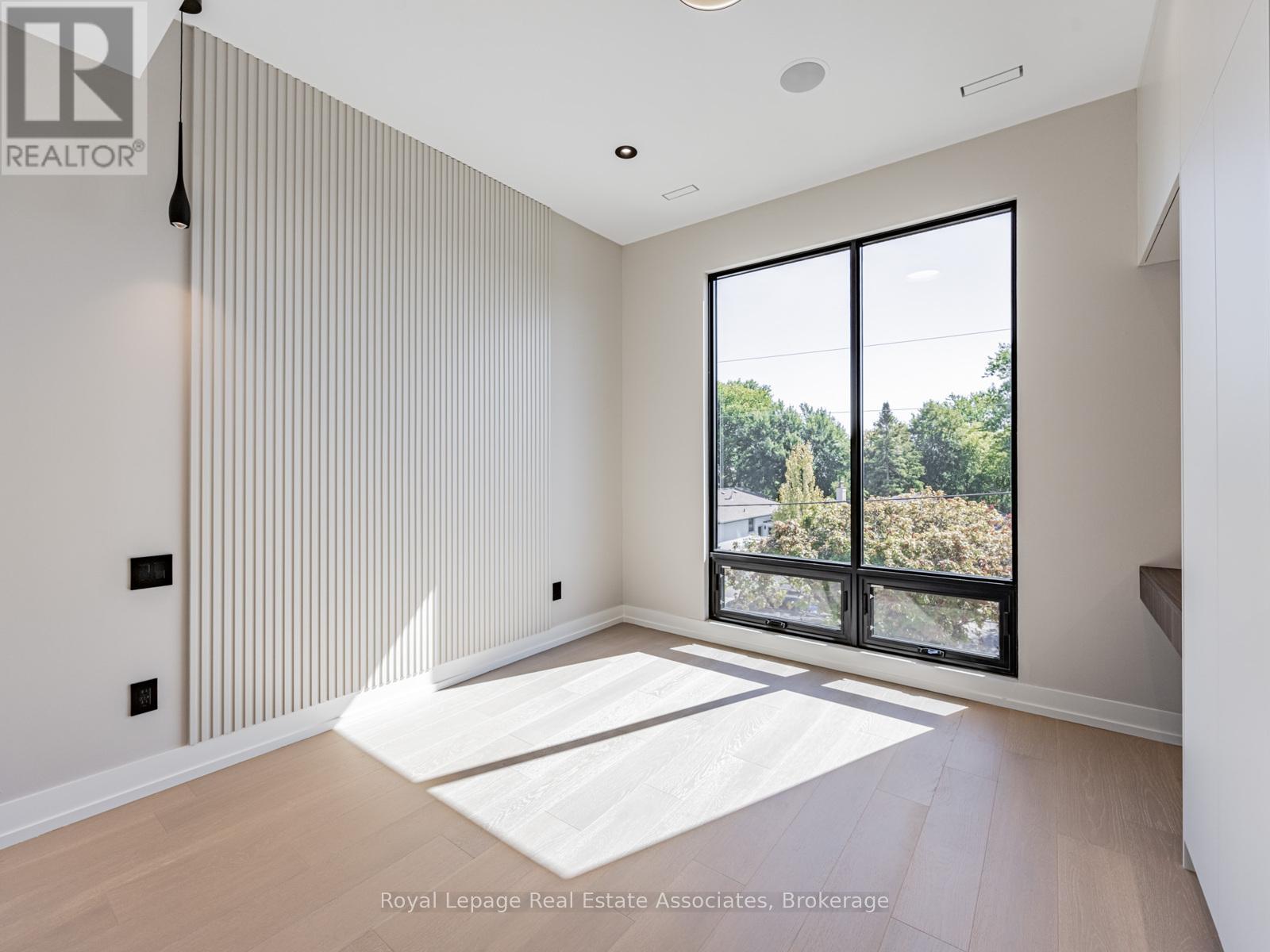 953 Halliday Avenue, Mississauga, Ontario  L5E 1P4 - Photo 21 - W12773478