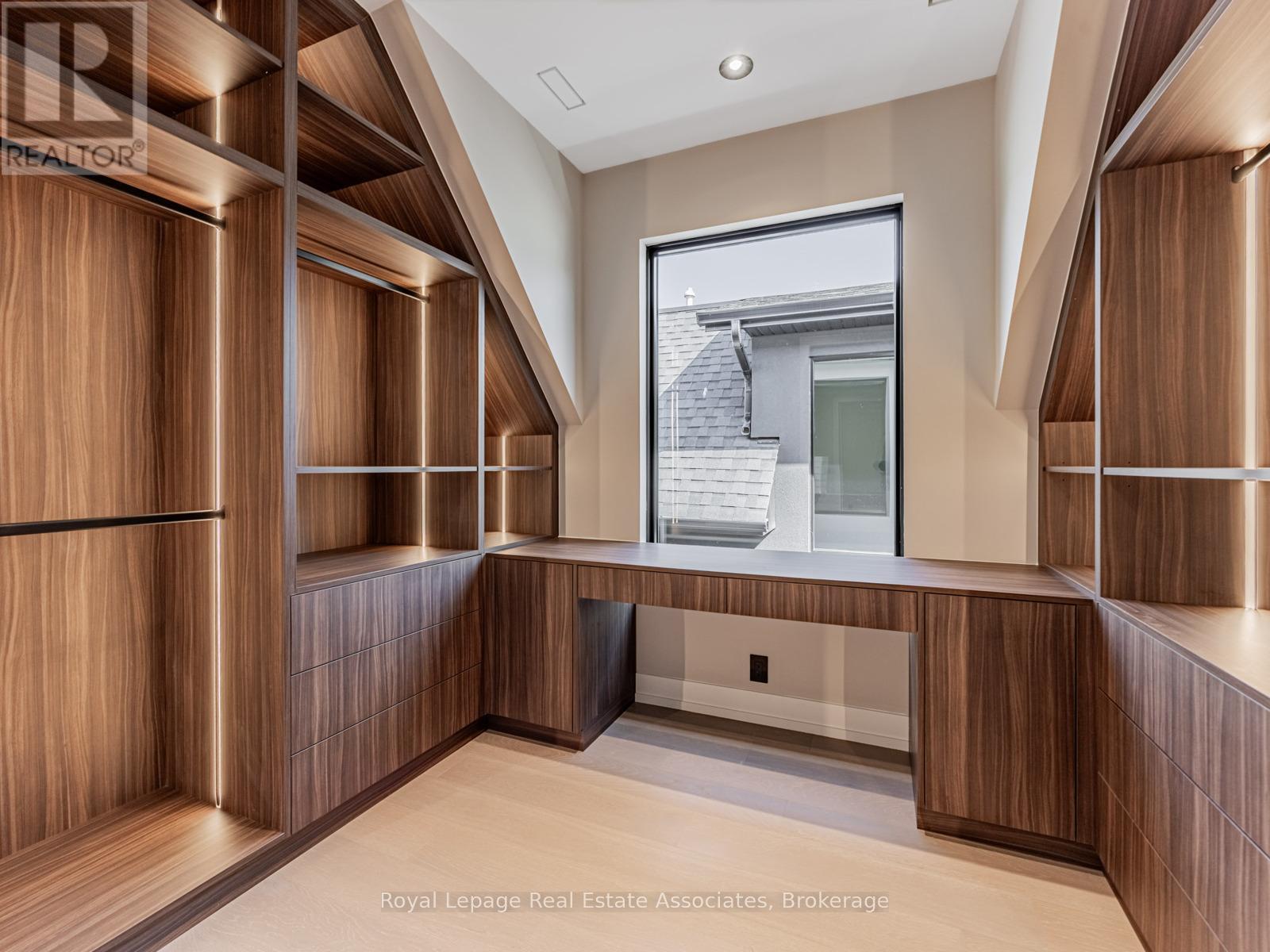 953 Halliday Avenue, Mississauga, Ontario  L5E 1P4 - Photo 23 - W12773478