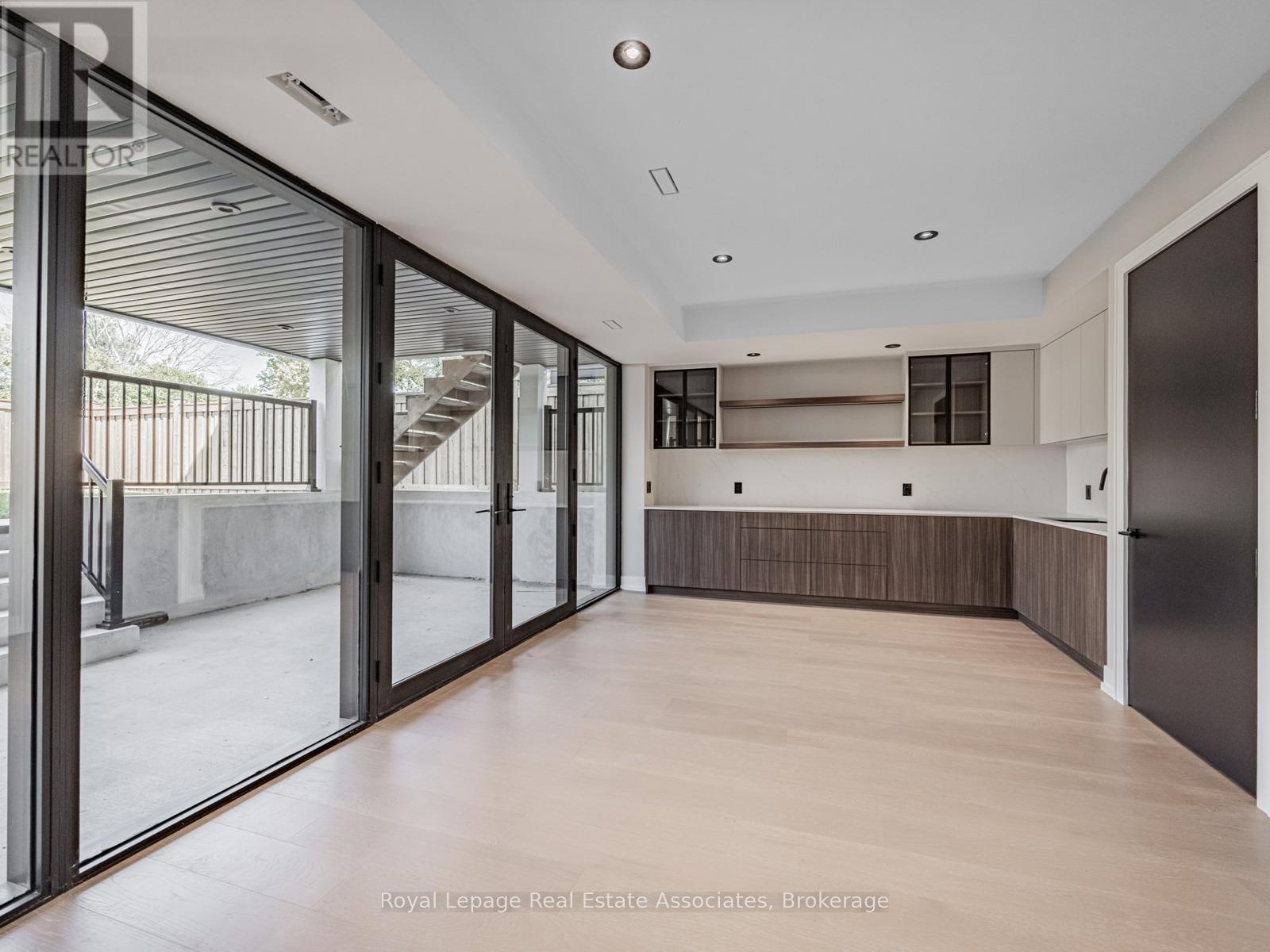 953 Halliday Avenue, Mississauga, Ontario  L5E 1P4 - Photo 27 - W12773478