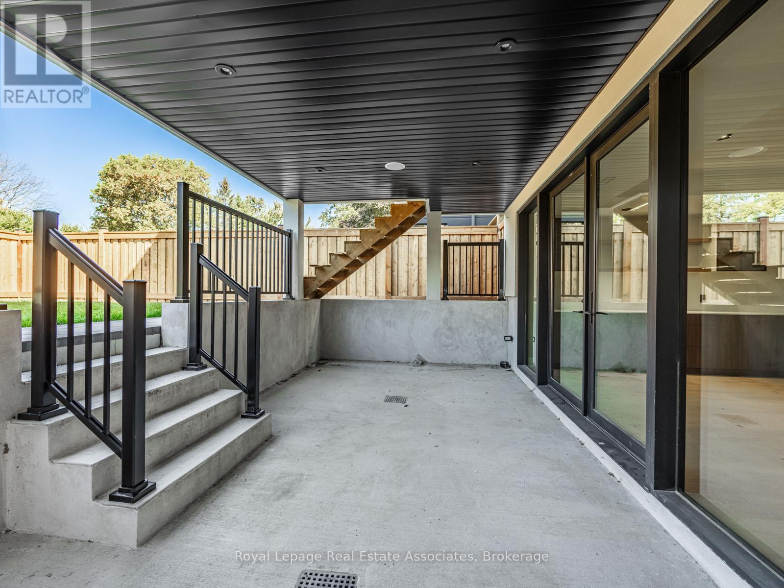 953 Halliday Avenue, Mississauga, Ontario  L5E 1P4 - Photo 30 - W12773478