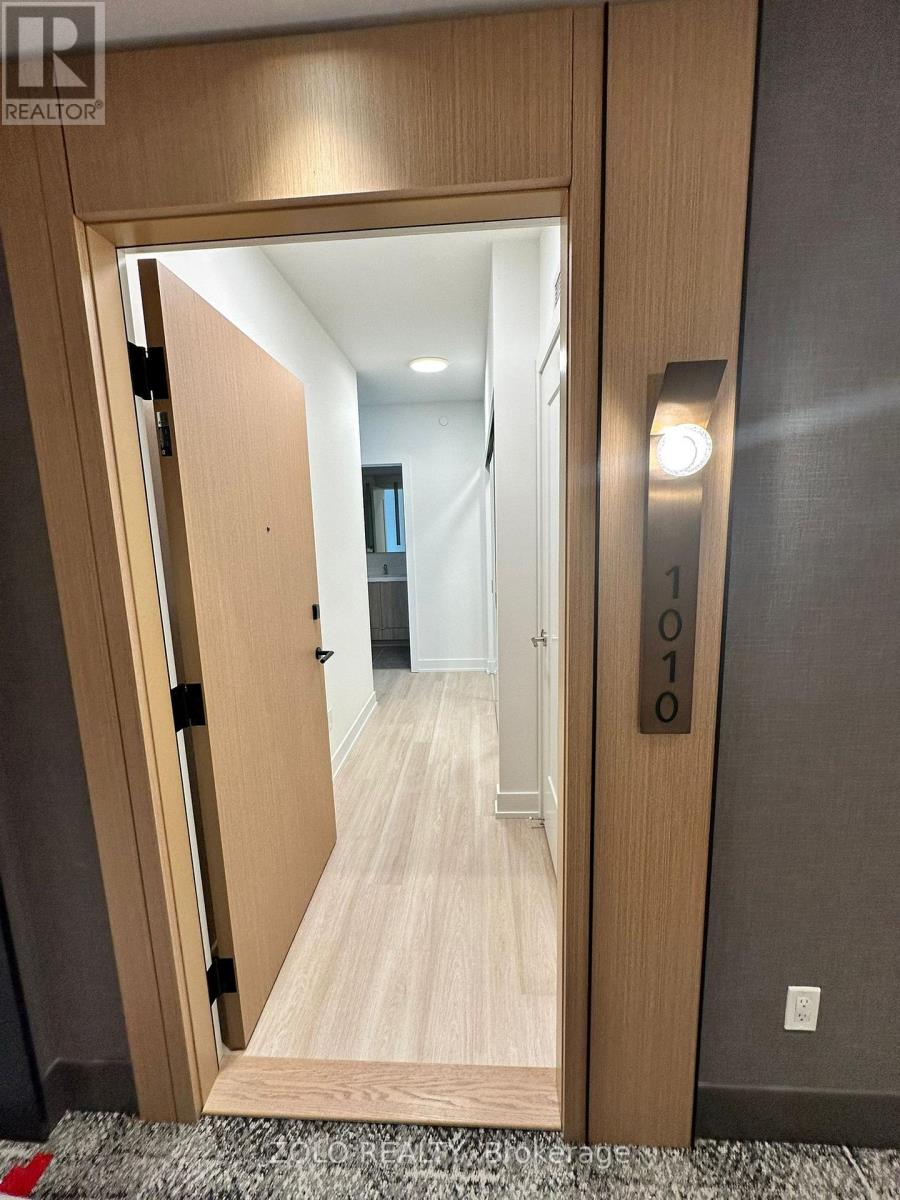 1010 - 60 Central Park, Toronto, Ontario  M9A 0E6 - Photo 2 - W12773504