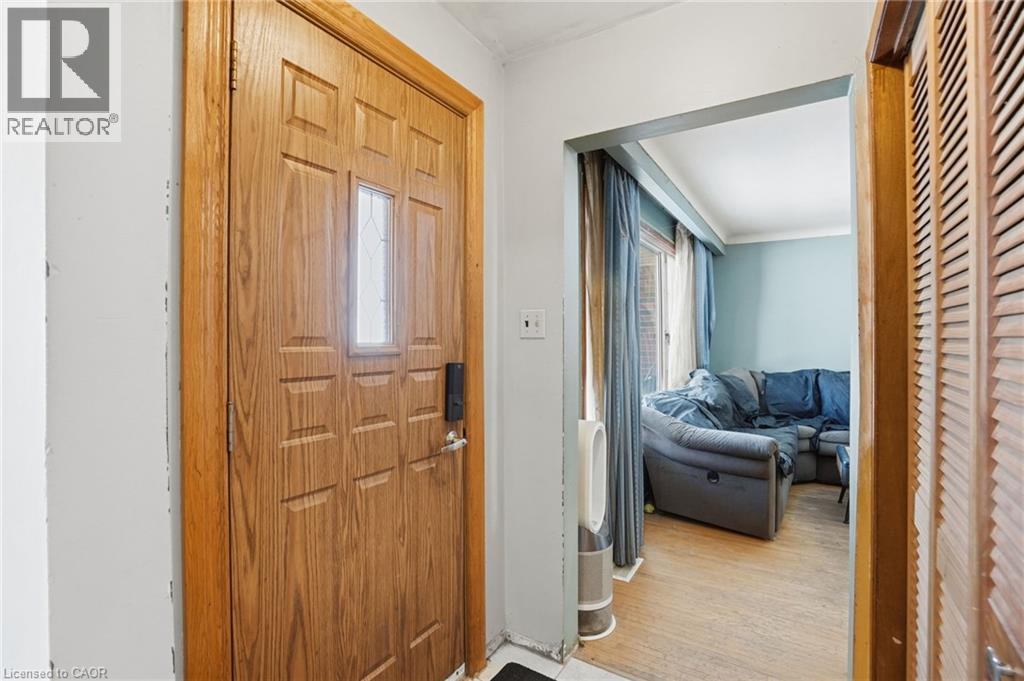 57 Gainsborough Road, Hamilton, Ontario  L8E 1E3 - Photo 4 - 40802818