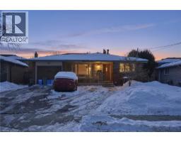 57 GAINSBOROUGH Road, Hamilton, Ontario