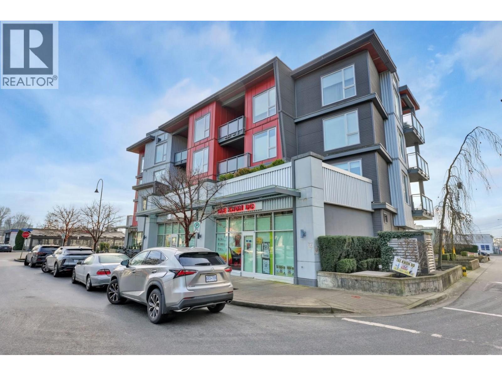 101 & 102 1209 W 16th Street, North Vancouver, British Columbia  V7P 1R5 - Photo 2 - C8075788