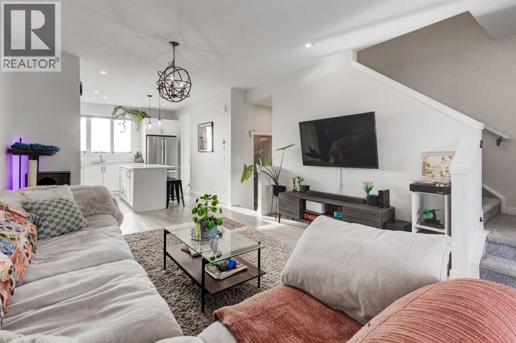 1969 Rangeview Drive Se, Calgary, Alberta  T3M 2B6 - Photo 2 - A2280447