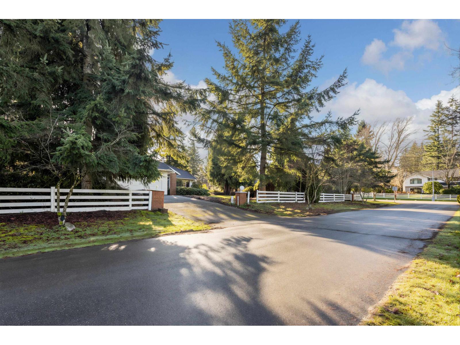 17138 26a Avenue, Surrey, British Columbia  V3Z 0B3 - Photo 2 - R3088085