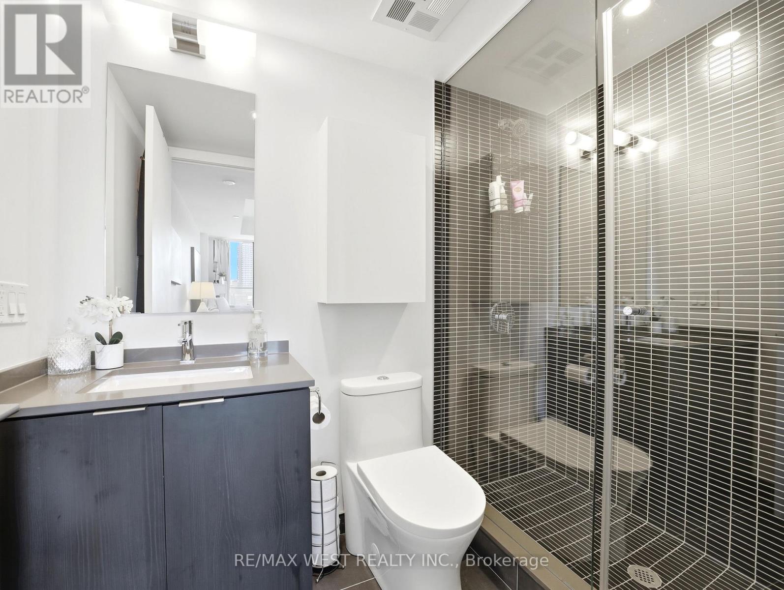 912 - 1 Jarvis Street, Hamilton, Ontario  L8R 3J2 - Photo 4 - X12773352