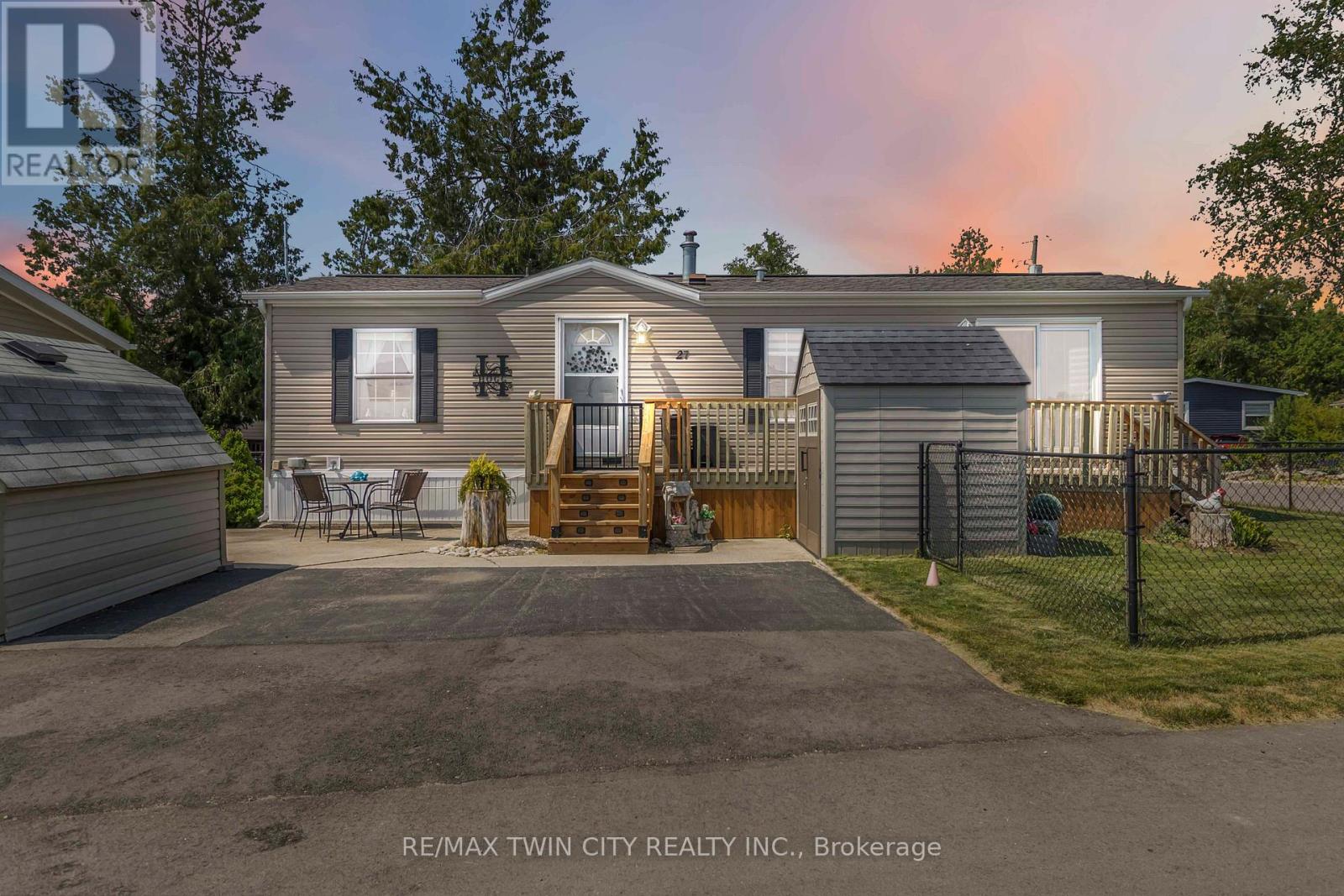 27 ELM STREET, Puslinch, Ontario