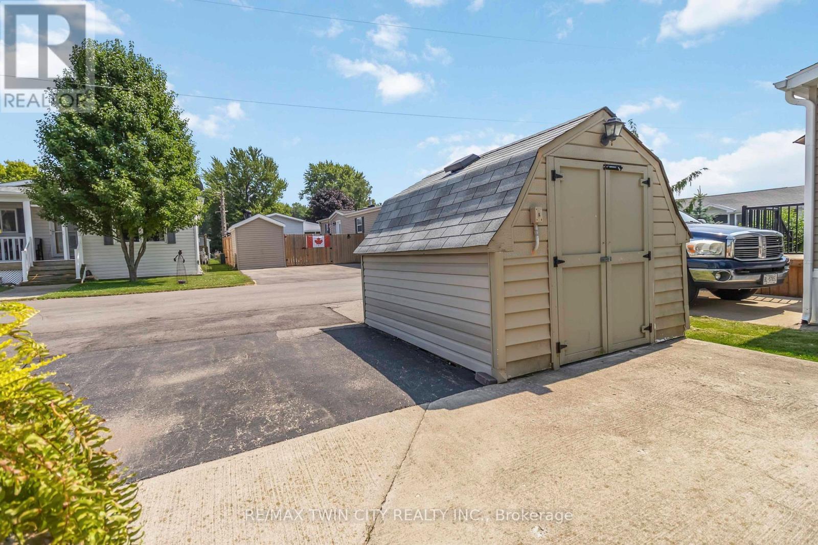 27 Elm Street, Puslinch, Ontario  N1H 6H9 - Photo 18 - X12773424