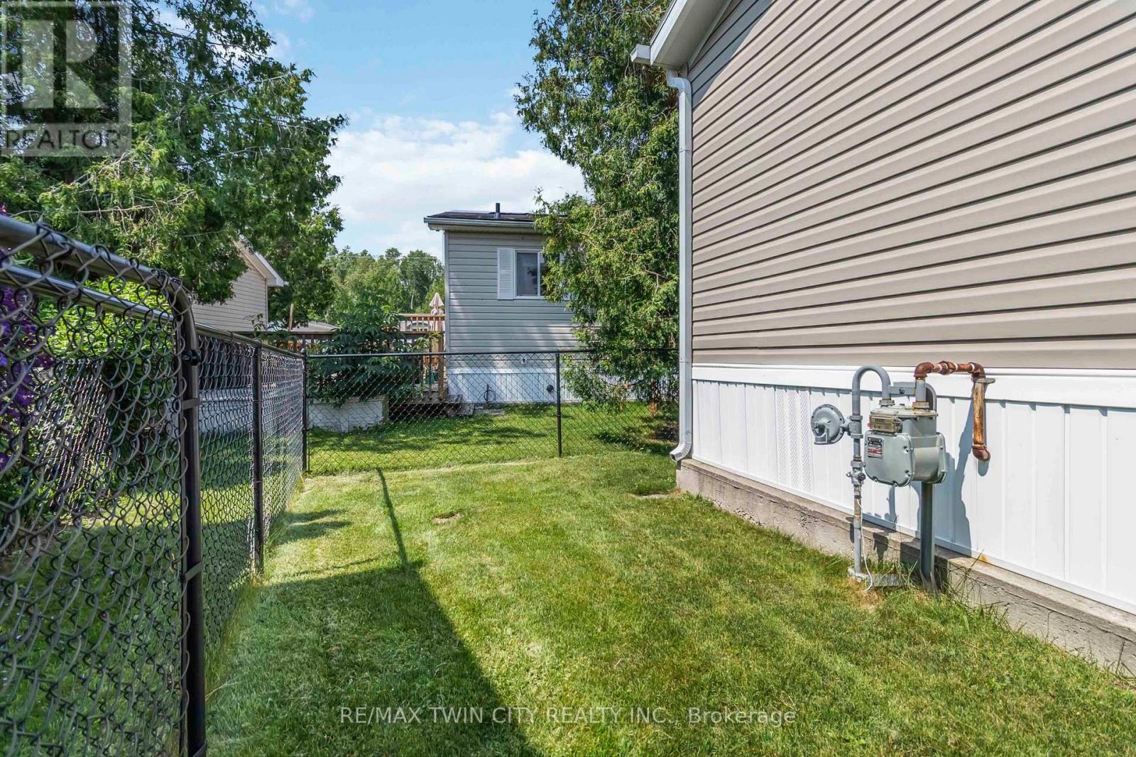 27 Elm Street, Puslinch, Ontario  N1H 6H9 - Photo 21 - X12773424