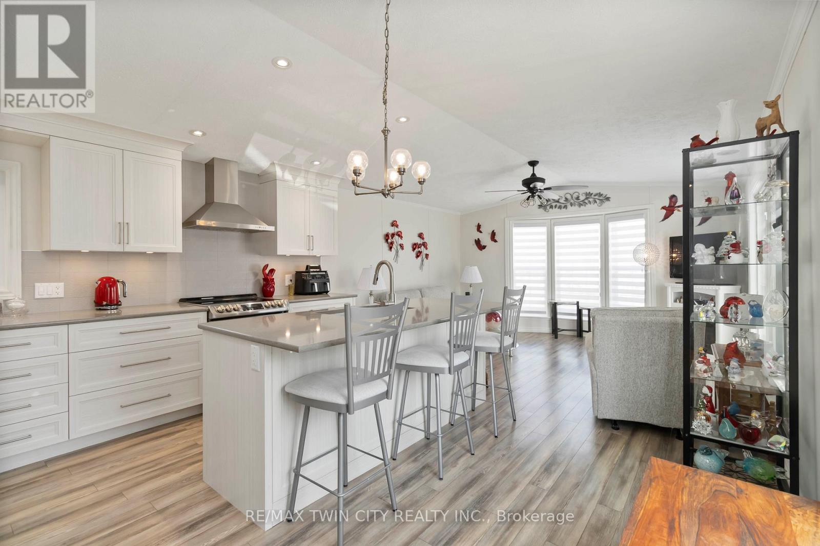 27 Elm Street, Puslinch, Ontario  N1H 6H9 - Photo 4 - X12773424