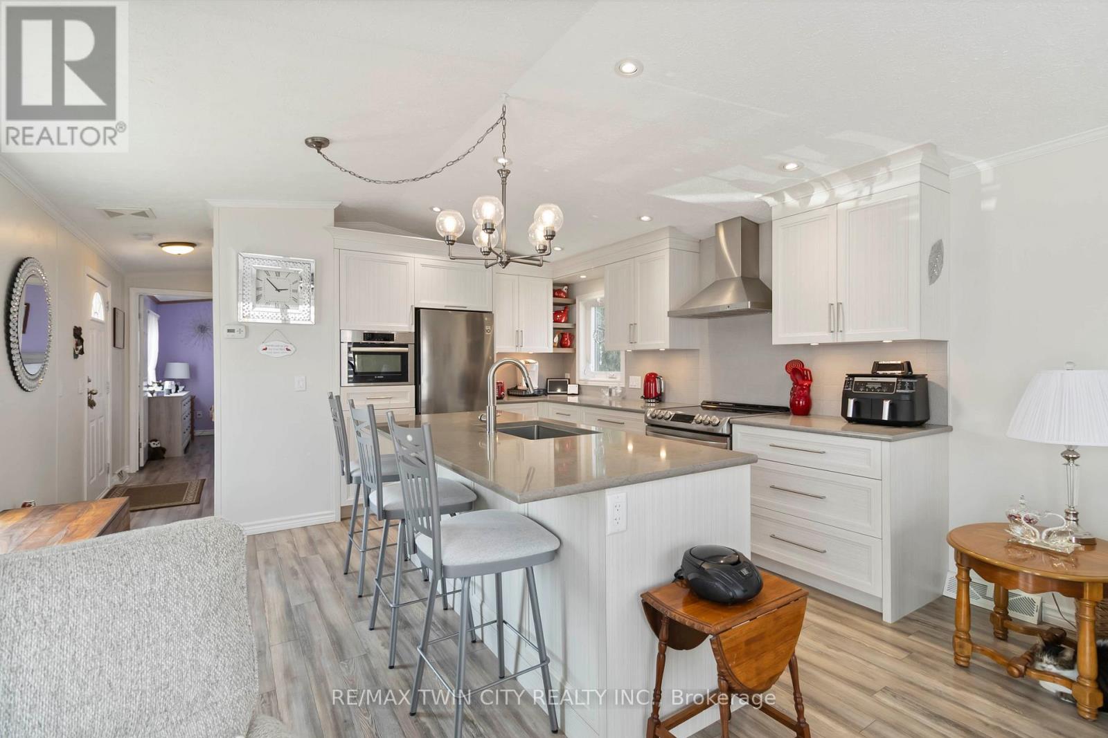 27 Elm Street, Puslinch, Ontario  N1H 6H9 - Photo 7 - X12773424