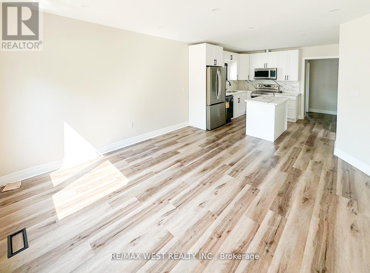 28 Concord Avenue, St. Catharines, Ontario  L2M 5N6 - Photo 4 - X12773438